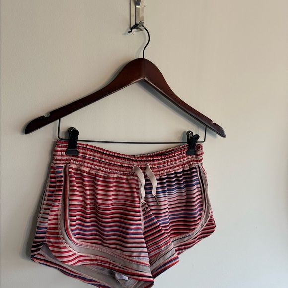 Lululemon size 6 hottie run blush pink shorts… - Picture 4 of 9